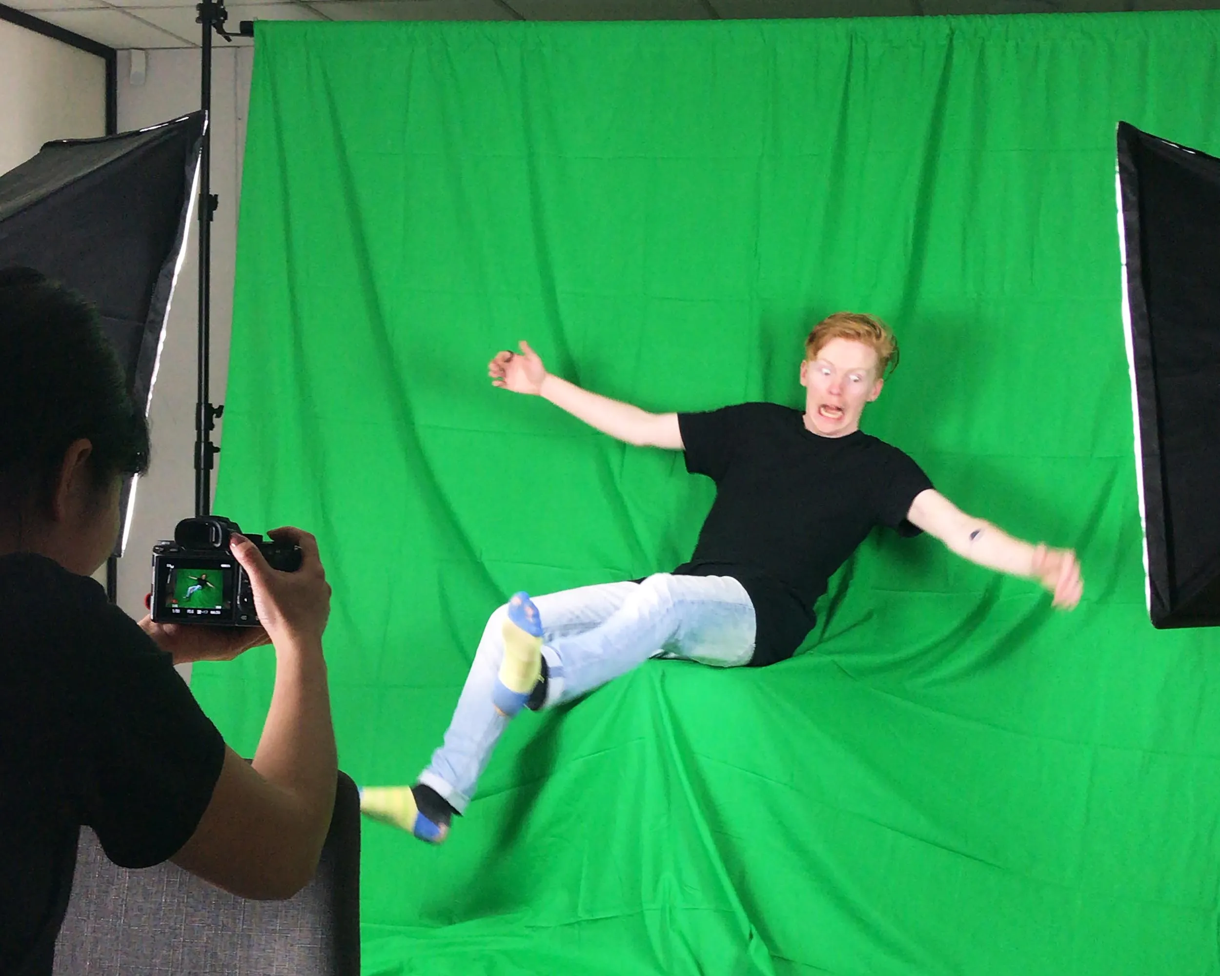 Complete Photography & Videography Kit with 3 Cotton Muslins Backdrop - Bundle