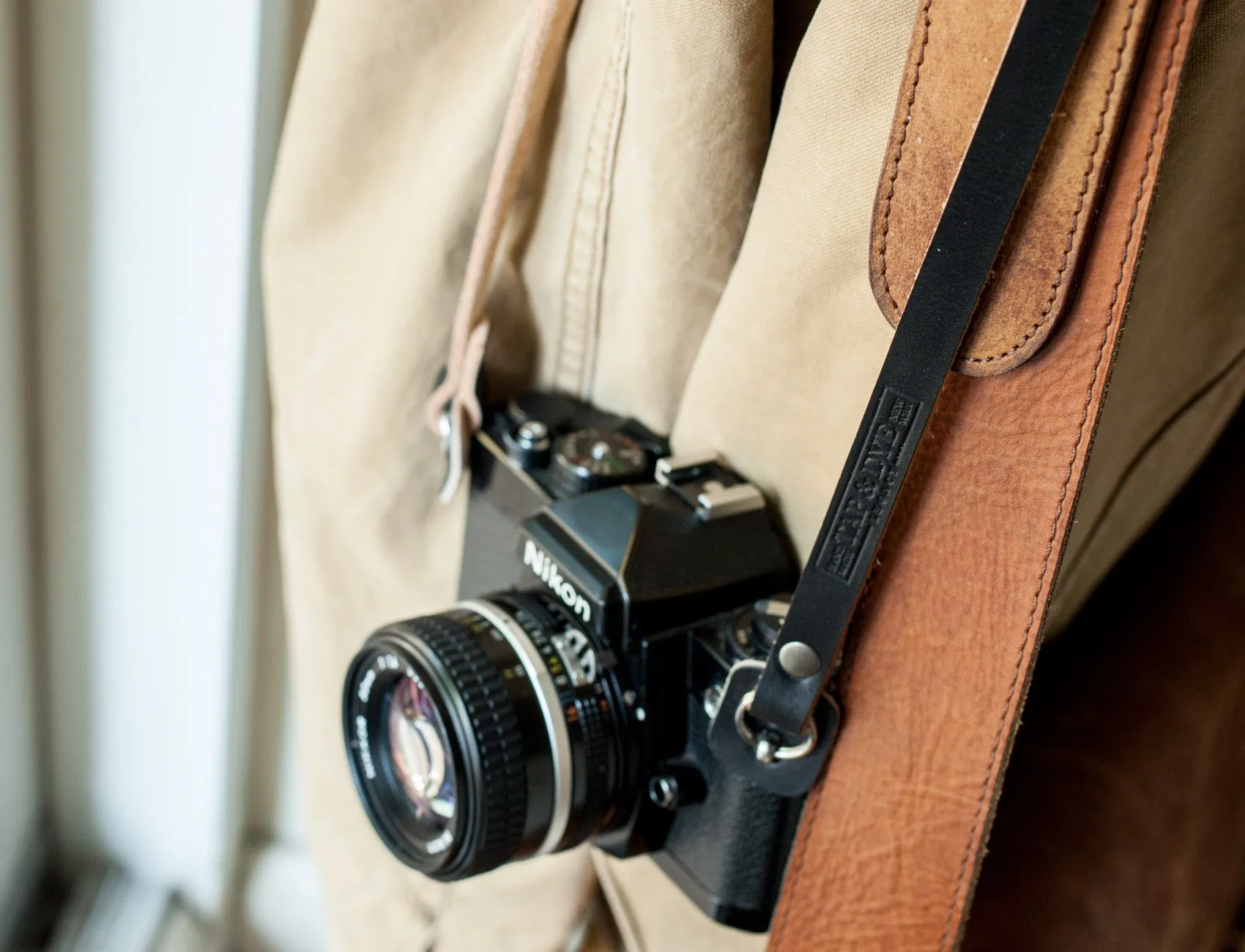 L E G A C Y minimal camera strap - Black Chromexcel