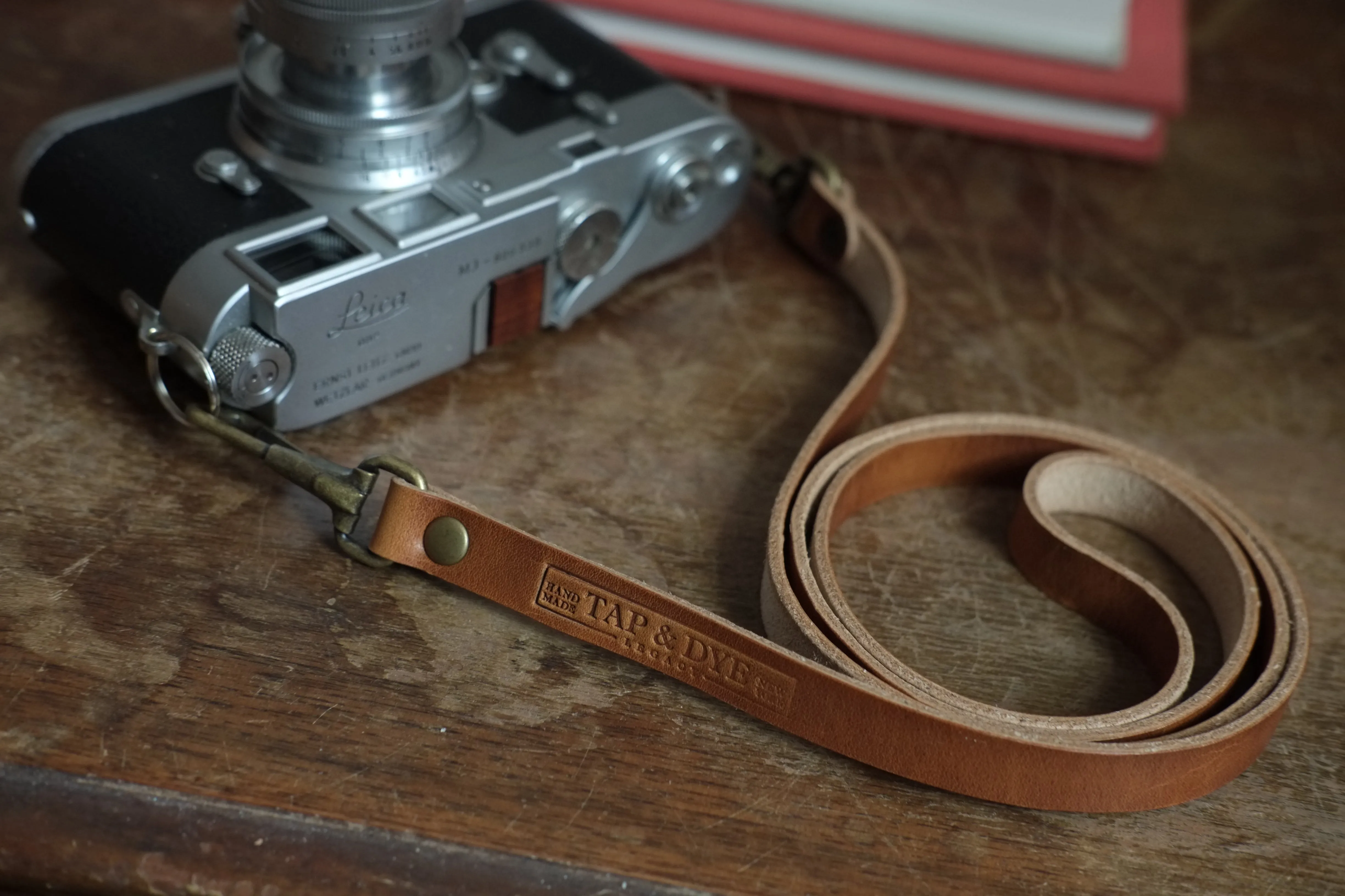 L E G A C Y quick release camera strap