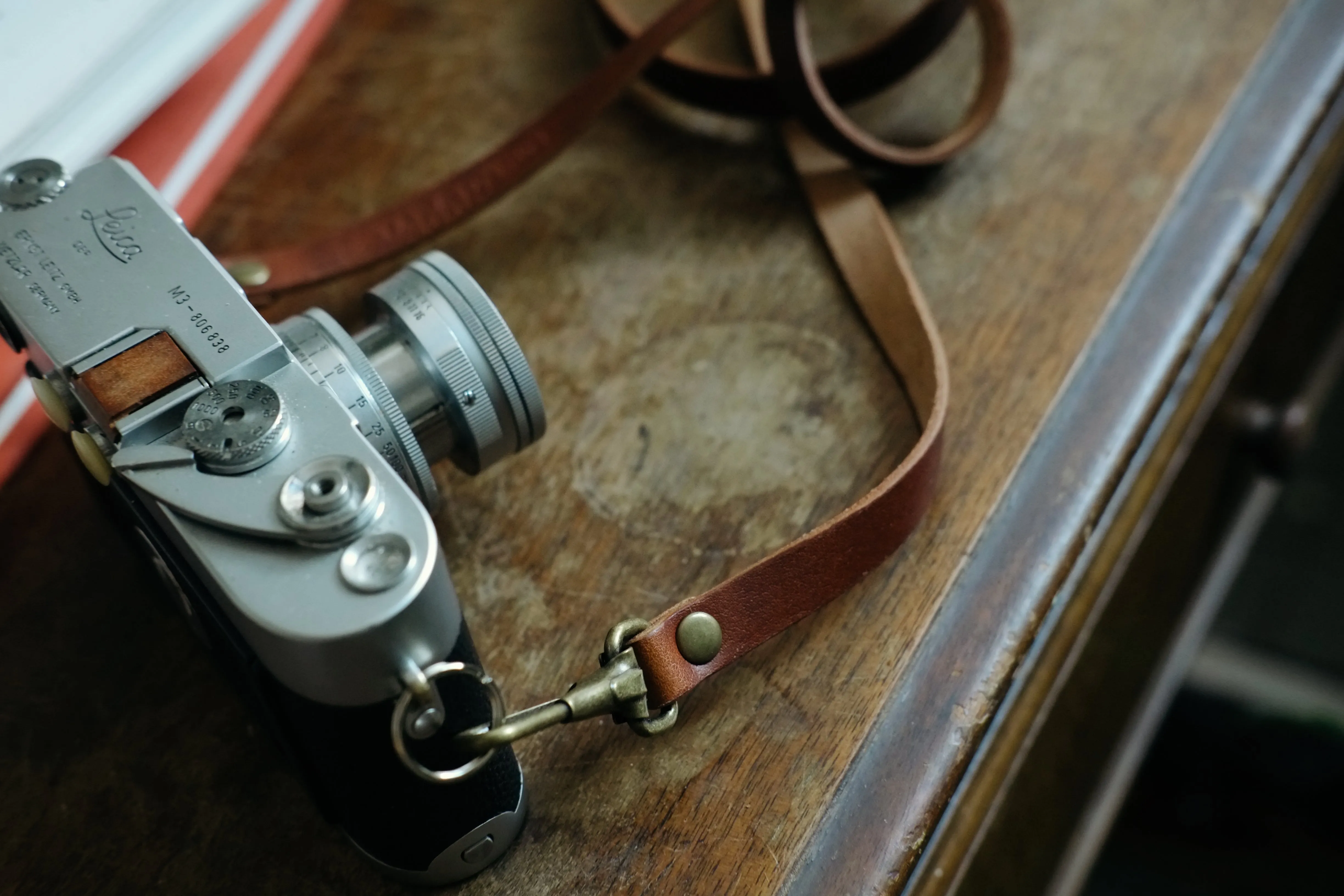L E G A C Y quick release camera strap