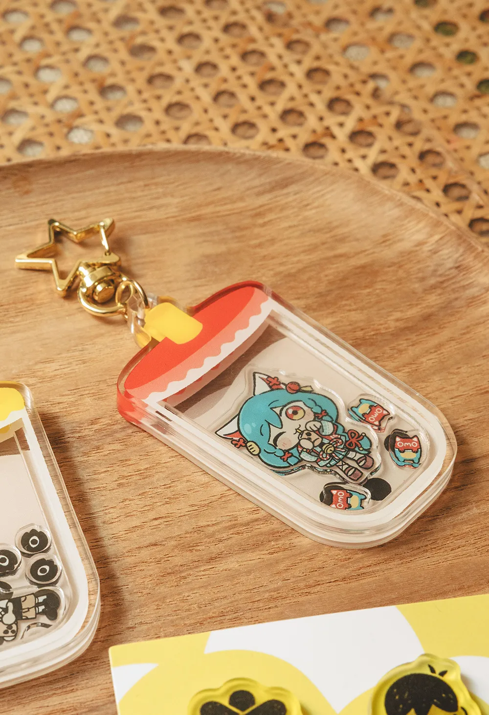 SUNRIGHT TEA x OMORI OMOCAT Shaker Keychain