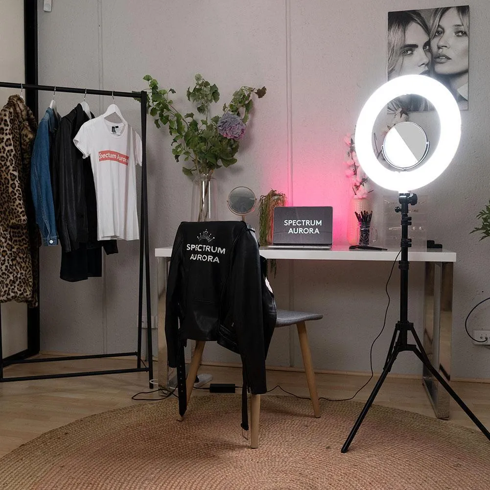 White 18" LED Ring Light & Remote - Gold Luxe III